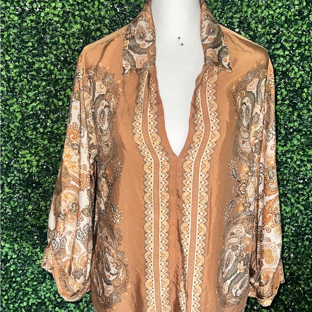 H&M Brown and Tan Graphic Blouse with Notched Collar